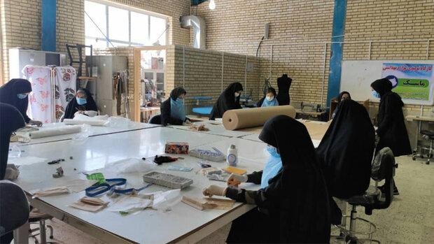 راه‌اندازی کارگاه تولید ماسک ستاد اجرایی فرمان امام(ره) در همدان