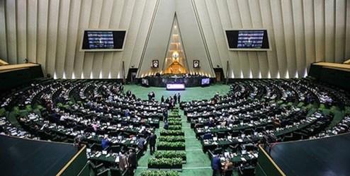 نامه وزیر بهداشت به علی لاریجانی برای ادامه تعطیلی مجلس