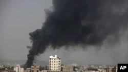 ائتلاف به رهبری عربستان به مواضع حوثی‌ها در یمن حمله هوایی کرد