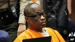 قاتل زنجیره‌ای معروف به «پنهانِ ترسناک» در زندانی در کالیفرنیا مرد
