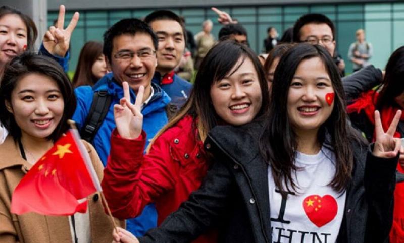 چین از ترس کرونا دانشجویانش را از انگلیس باز می‌گرداند