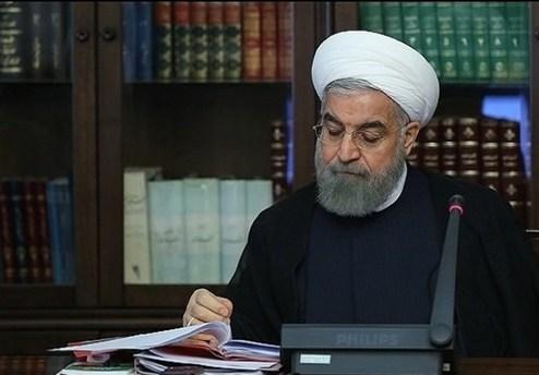روحانی: تمامی فعالیت‌های اقتصادی از ۲۰ فروردین آغاز شود + سند