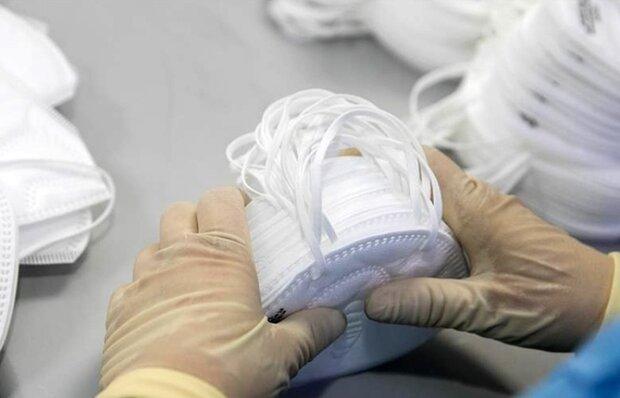 دستگاه نیمه اتوماتیک تولید ماسک بهداشتی در فارس راه اندازی شد