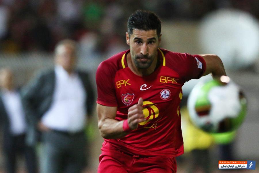 ۱۹:۱۵ خیانت بازیکنان استقلال در لیگ چهاردهم به قلعه‌نویی ؛ افشاگری باورنکردنی بیگ‌زاده