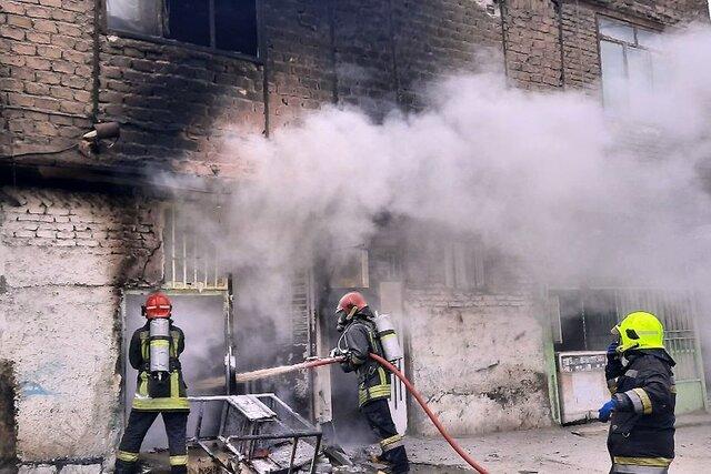 آتش‌سوزی مغازه «بنزین فروشی» در مشهد
