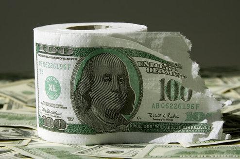 تحلیلگران آمریکایی: ما دلار را به کاغذ توالت تبدیل کرده‌ایم