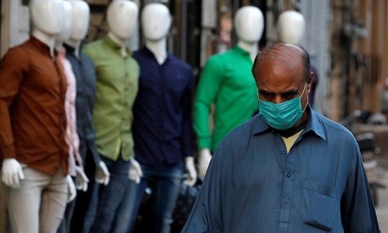 نیمی از جمعیت پاکستان از خطرات ویروس کرونا بی‌خبرند