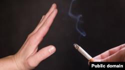 توصیه مرکز کنترل و پیشگیری از بیماری آمریکا برای مبارزه با کرونا: سیگار را ترک کنید