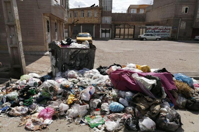 فرماندار میاندوآب: بابت انباشت زباله در سطح شهر احساس شرم می‌کنم