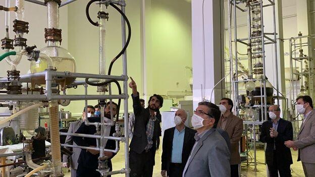 دانشگاه شیراز خط تولید الکل‌ راه‌اندازی کرد