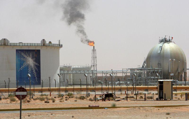 ریاض و کویت عملیات تولید در میدان مشترک نفتی را متوقف می‌کنند