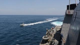دستورالعمل تازه نیروی دریایی آمریکا در پی مانور اخیر قایق‌های ایرانی