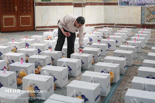 توزیع ۱۳۰۰سبد غذایی توسط هلال احمر استان زنجان آغاز شد