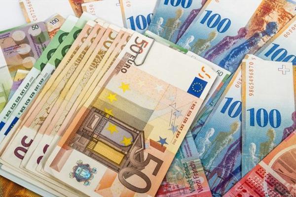 نرخ رسمی انواع ارز/ قیمت یورو و پوند بالا رفت