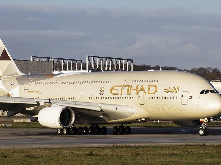 شرکت هواپیمایی اتحاد امارات صدها نفر از کارمندان خود را اخراج کرد