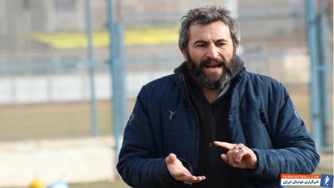 اخبار بازیکن سابق استقلال خطاب به رضا حقیقی: به عنوان یک برادر بزرگتر به تو می گویم که بی ادبی نکن و از اهانت به استقلال دست بردار!