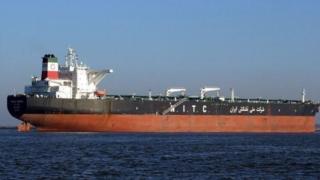 نفتکش‌های ایرانی حامل بنزین برای ونزوئلا به دریای کارائیب 'نزدیک' می‌شوند