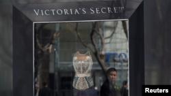برند لباس‌های زیر زنانه «ویکتوریا سیکرت» ۲۵۱ فروشگاه خود را تعطیل می‌کند 