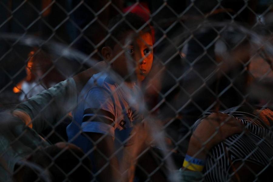 اخراج متقاضیان پناهجویی در آمریکا به بهانه محدودیت‌های کرونایی