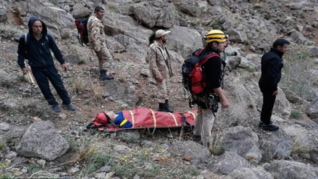سقوط مردی ۵۰ ساله از کوه صفه اصفهان