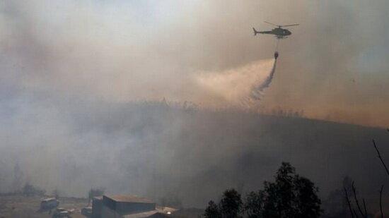 جنگل‌های گچساران همچنان در آتش می‌سوزند/ اعزام ۵ هواپیمای آبپاش و بالگرد برای خاموش کردن آتش