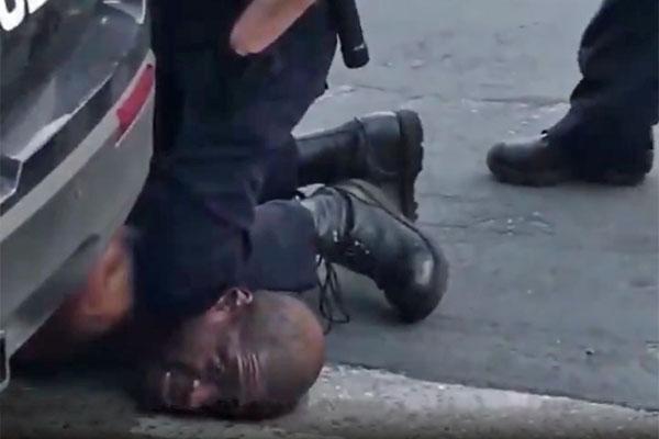 شوک و اعتراض در آمریکا: مأموران پلیس یک سیاه‌پوست را به قتل رساندند