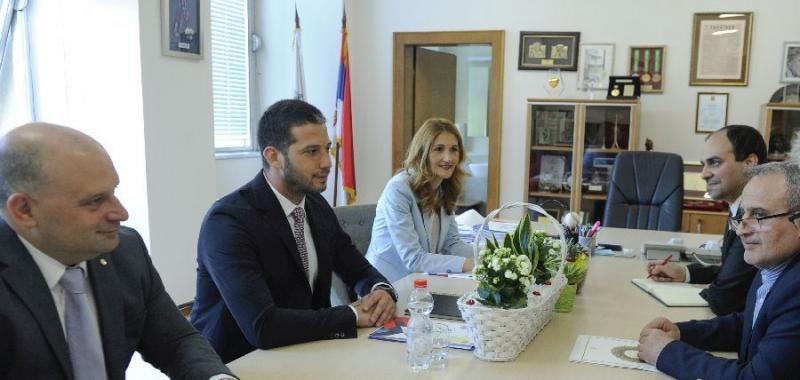 ایران و صربستان بر گسترش همکاری در زمینه‌های ورزش و جوانان تاکید کردند