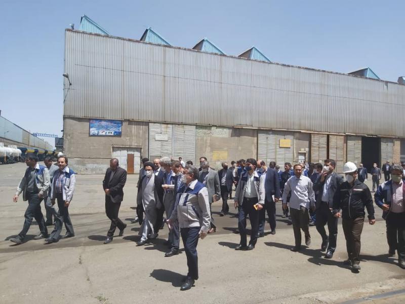 بازدید سه ساعته رییس کل دادگستری استان مرکزی از شرکت «واگن پارس» / دستور قضایی برای رفع توقیف حساب شرکت صادر شد