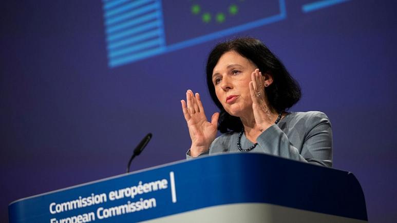 حمایت اروپا از توئیتر در مقابل ترامپ و اخبار جعلی: اقدام‌های بیشتری انجام دهید