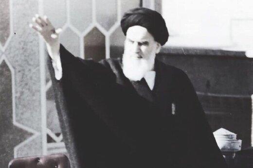 عکس منتشر نشده از امام خمینی(ره) که به برج آزادی اهدا شد