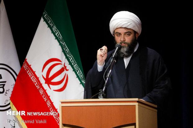 رئیس سازمان تبلیغات اسلامی در صحن علنی مجلس سخنرانی می‌کند
