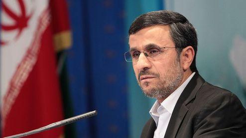 فرض محال محال است؛ اعلام آمادگی احمدی‌نژاد چه معنایی دارد؟