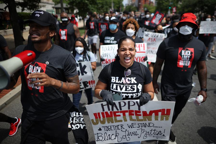 اعتراض‎های آمریکا؛ حضور هزاران نفر در مراسم «رهایی سیاهان»، ادامه تخریب نمادهای برده‎داری