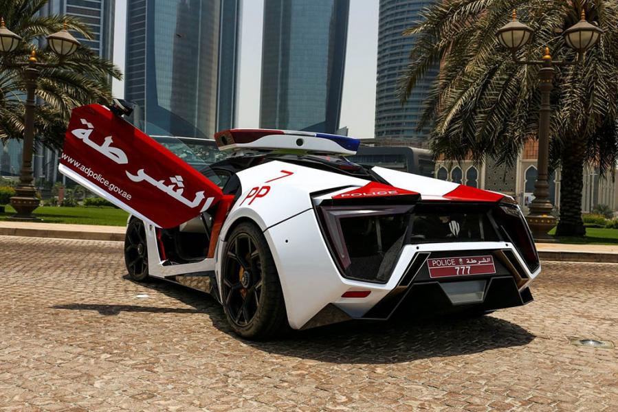 پلیس ابوظبی به خودروهای هوشمند مجهز شد