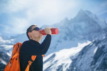 بهترین نوشیدنی هنگام ورزش و کوهنوردی