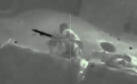 ضبط فیلم حمله طالبان به نیروهای ارتش افغانستان با دوربین دید در شب + ویدئو