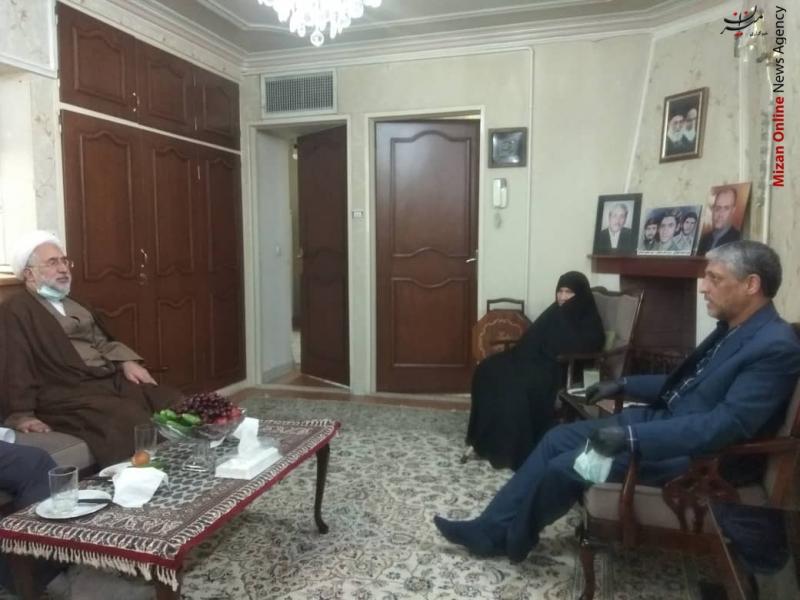 دیدار دادستان انتظامی قضات با خانواده برادران شهید صادقی
