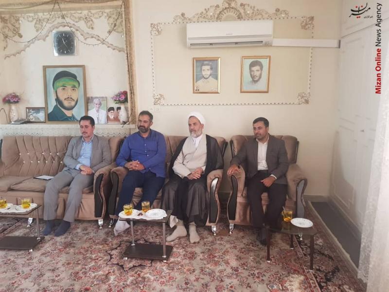 حضور رییس سازمان بازرسی کل کشور در منزل شهید مجتبی حسین خانی