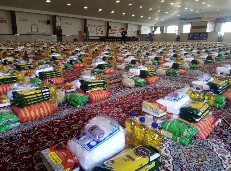 بسیج دانشجویی خراسان جنوبی ۱۸۰ بسته غذایی بین خانواده‌های کم برخوردار توزیع می‌کند