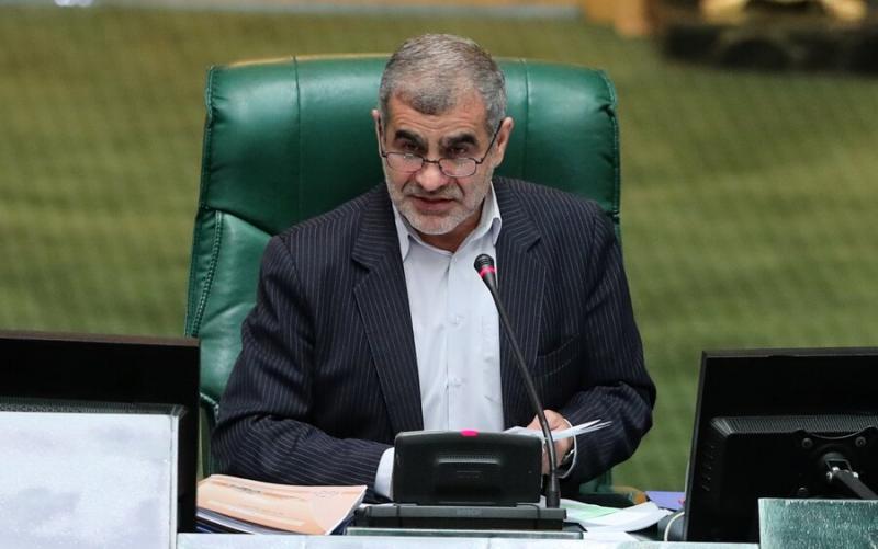 کنایه وزیر احمدی نژاد به رئیس جمهور