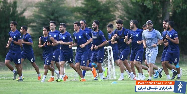 ۰:۴۳ کنایه سنگین هواداران پرسپولیس : استقلالی ها داروی کرونا را کشف کردند ؟!
