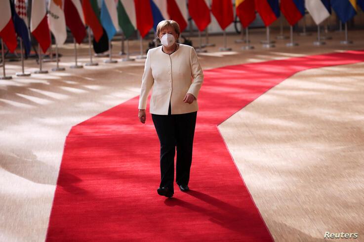 پایان سومین روز اجلاس سران اتحادیه اروپا؛ هنوز بر سر طرح احیای اقتصاد آن قاره توافقی حاصل نشده است