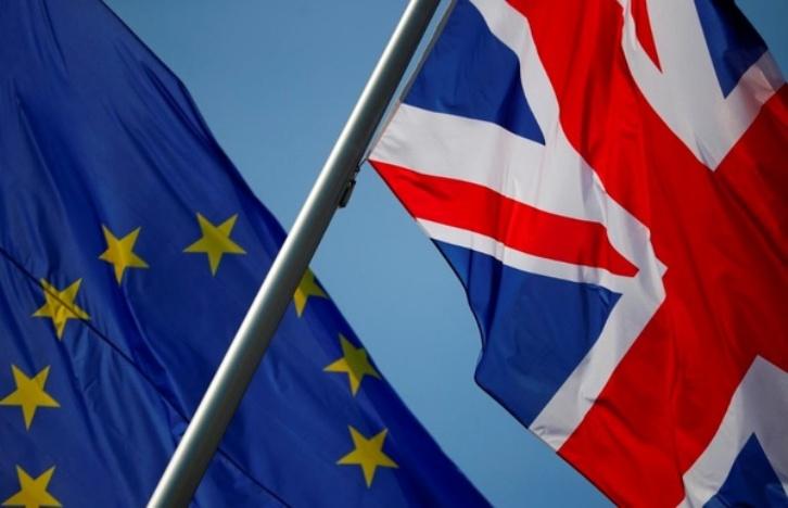 بریتانیا: به مذاکرات با اتحادیه اروپا ادامه می‌دهیم