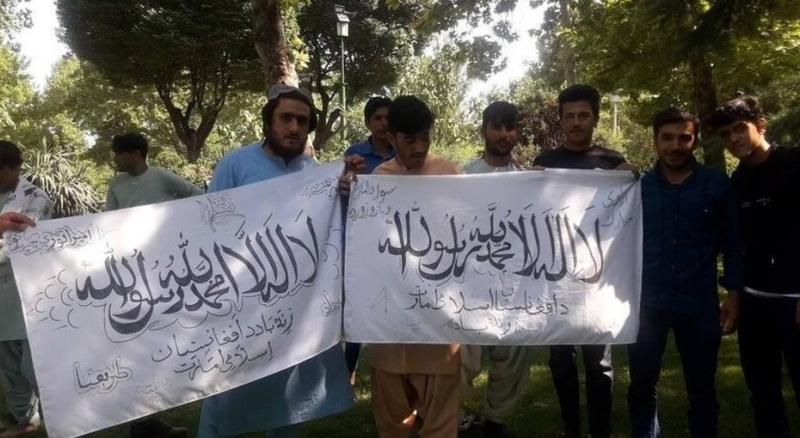  در پی برگزاری تجمع هواداران گروه &laquo;طالبان&raquo; در تهران/ عکاس بازداشت و از &laquo;طالبان&raquo; حمایت می شود؛ سفارت افغانستان چه می کند؟