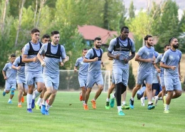 برگزاری آخرین تمرین تیم فوتبال استقلال پیش از سفر به مشهد