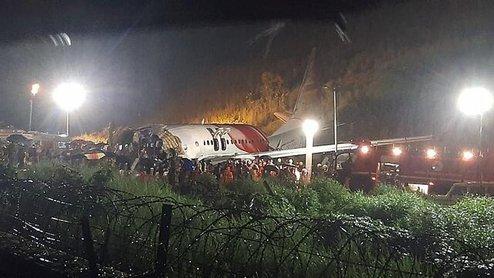 هواپیمای مسافربری هند روی باند فرودگاه دو تکه شد +عکس