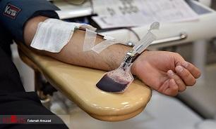 نتایج کارآزمایی بالینی پلاسما درمانی در ایران امیدوار کننده است/ مردم اهدای خون را اولویت نذورات خود قرار دهند
