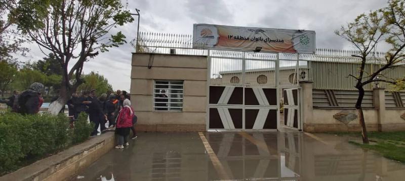 مراجعان مشکوک به کرونای مددسراها در تهران به بیمارستان منتقل می‌شوند