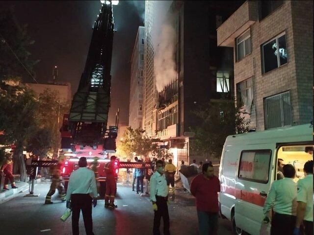 ۴ مصدوم در پی انفجار و حریق در ساختمان چهارطبقه‌ای در خیابان فخر رازی