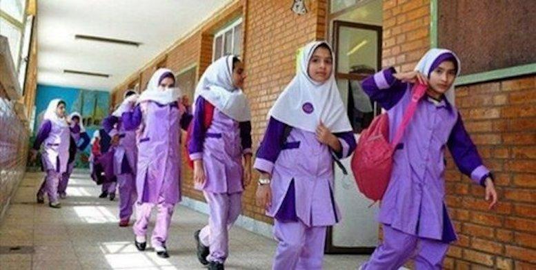 توضیحاتی درباره لباس فرم دانش‌آموزان